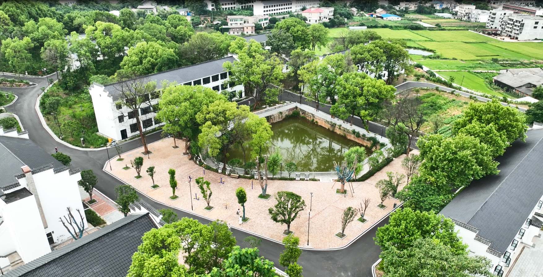 俯瞰華遠(yuǎn)康養(yǎng)中心，優(yōu)美的環(huán)境
